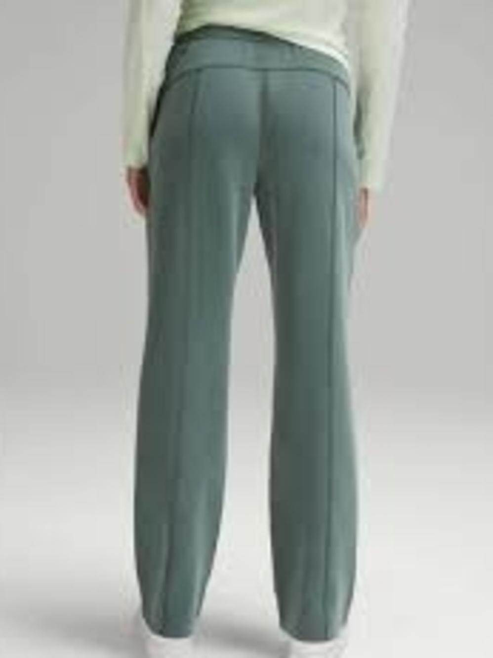 Lululemon Athletica Softsteme Relaxed Leg Pants in Deep Forest Green NWT 8